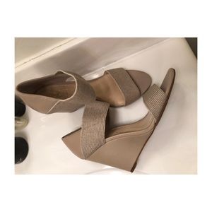 Vince Camuto wedge sandal “moona”